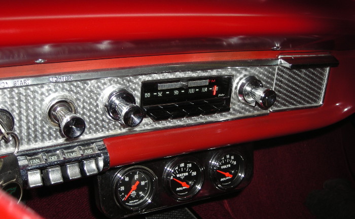 Photo of the AM/FM radio in the car